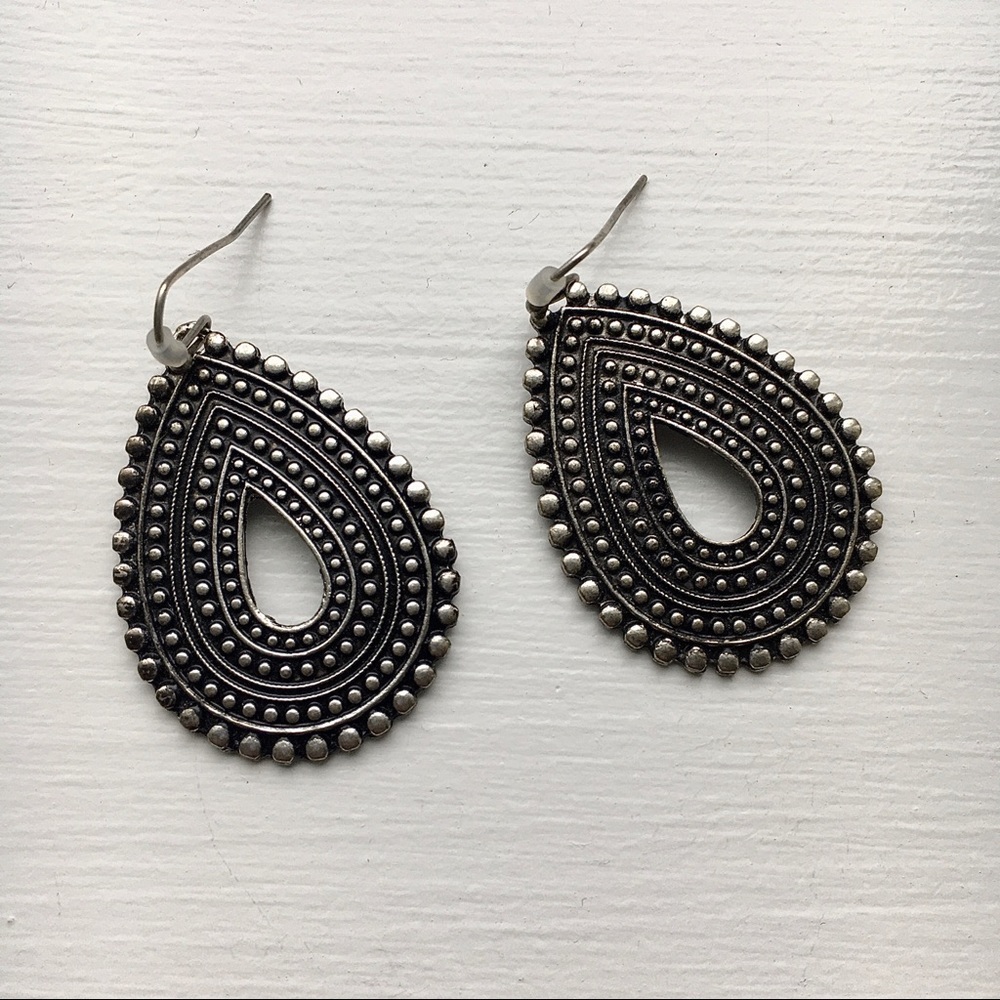 3/$15! Metal teardrop earrings
